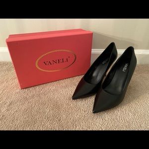 Vaneli Bent Black Leather Pump from Marmi (NEW)